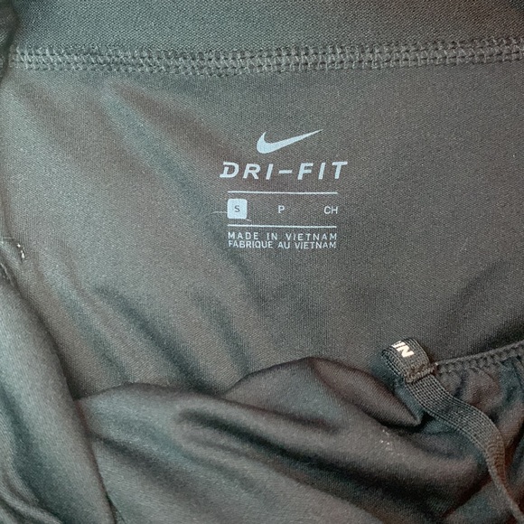 Nike running shorts - Picture 4 of 7
